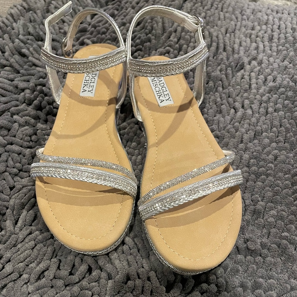 Slightly used girl sandals size 5